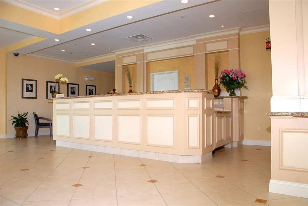 Hilton Garden Inn Riverhead Interior photo