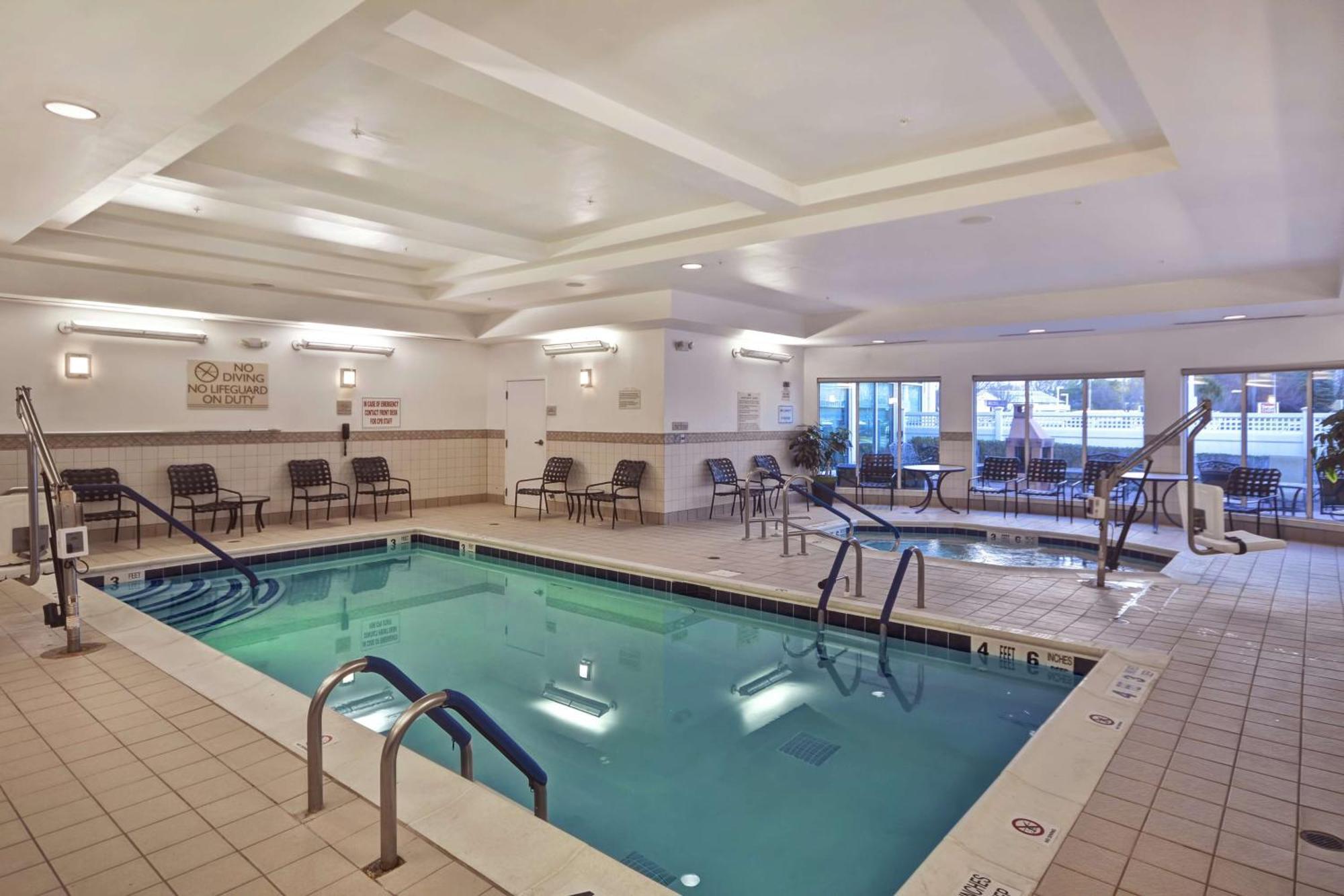 Hilton Garden Inn Riverhead Exterior photo