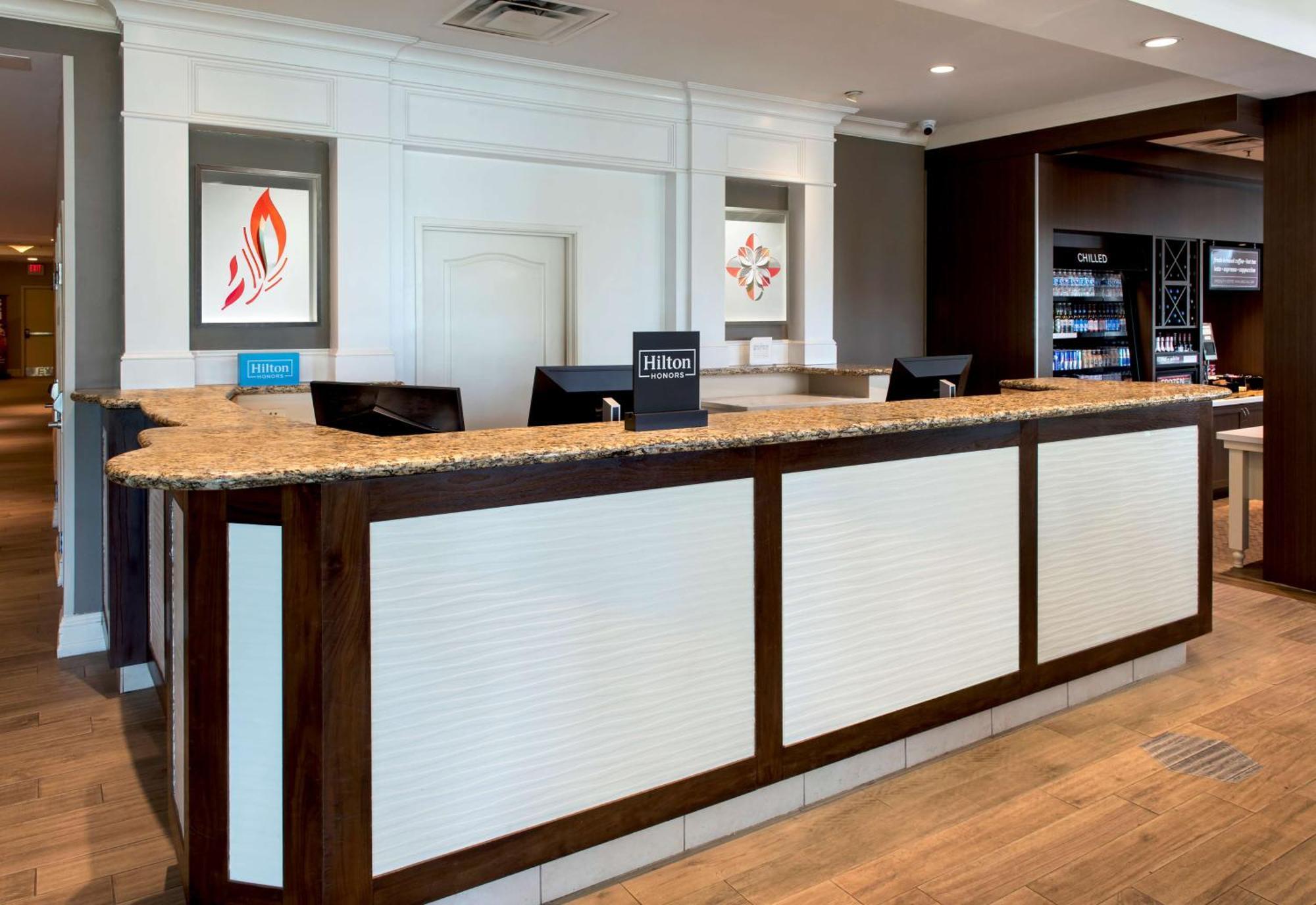Hilton Garden Inn Riverhead Exterior photo