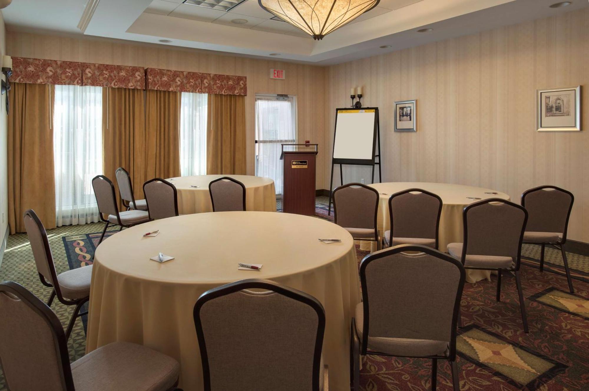 Hilton Garden Inn Riverhead Exterior photo
