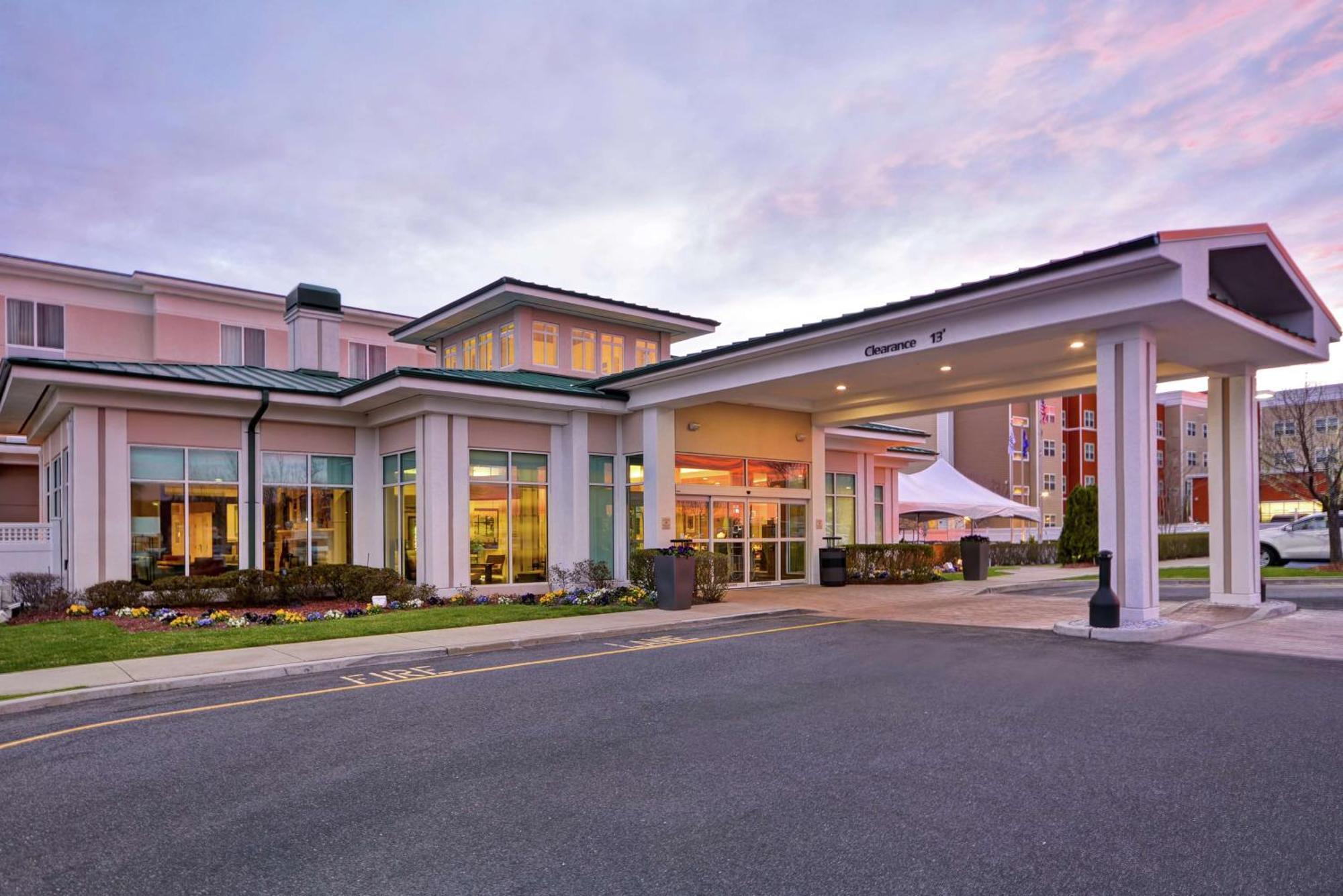 Hilton Garden Inn Riverhead Exterior photo