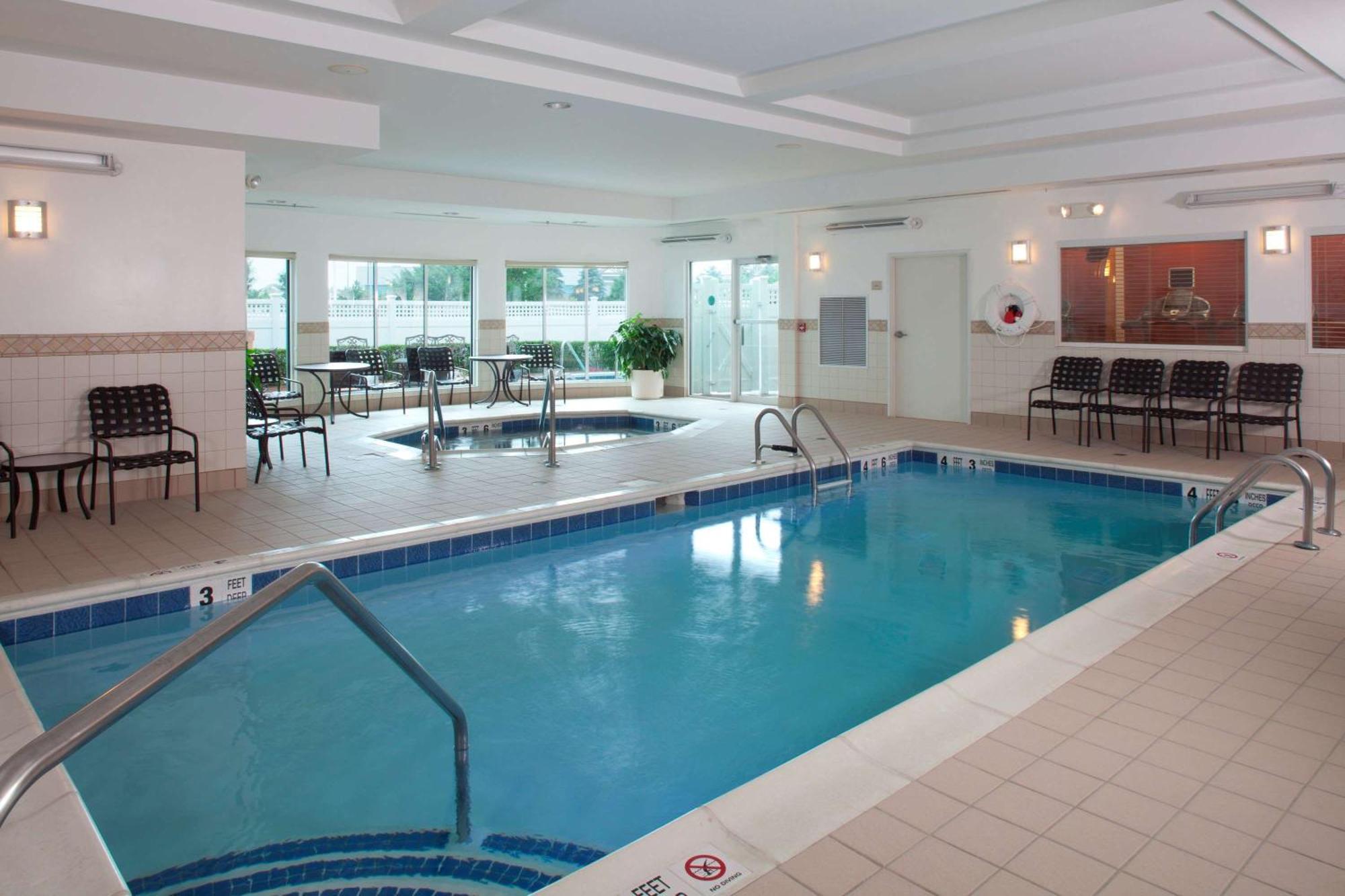 Hilton Garden Inn Riverhead Exterior photo