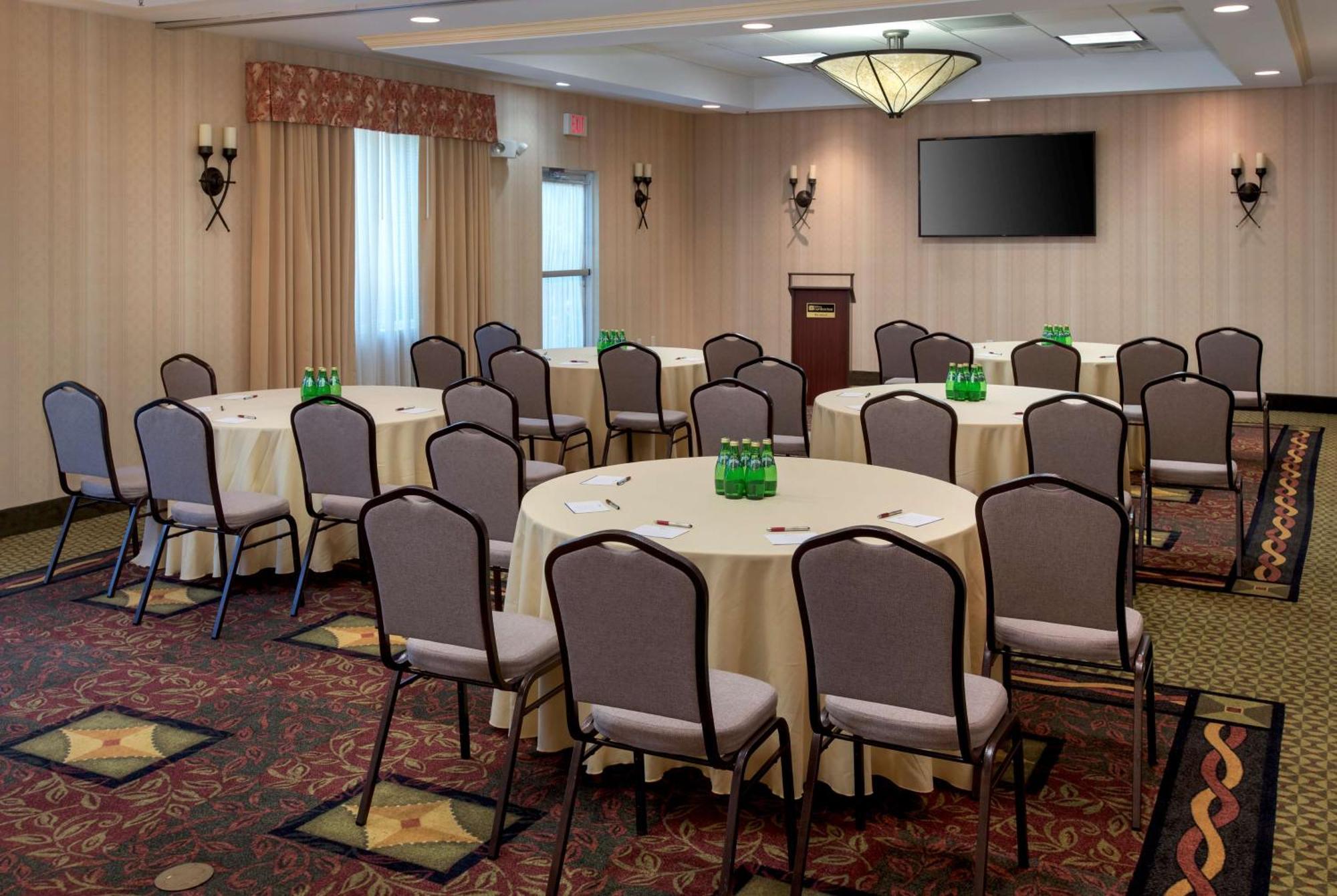 Hilton Garden Inn Riverhead Exterior photo