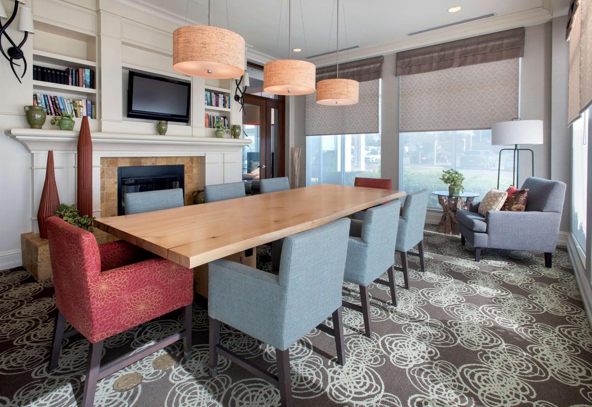 Hilton Garden Inn Riverhead Exterior photo