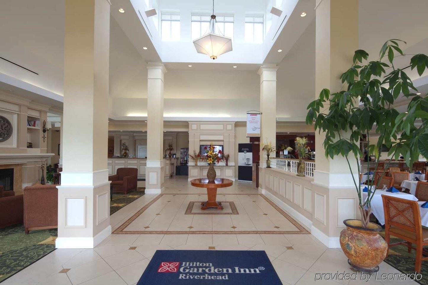 Hilton Garden Inn Riverhead Exterior photo