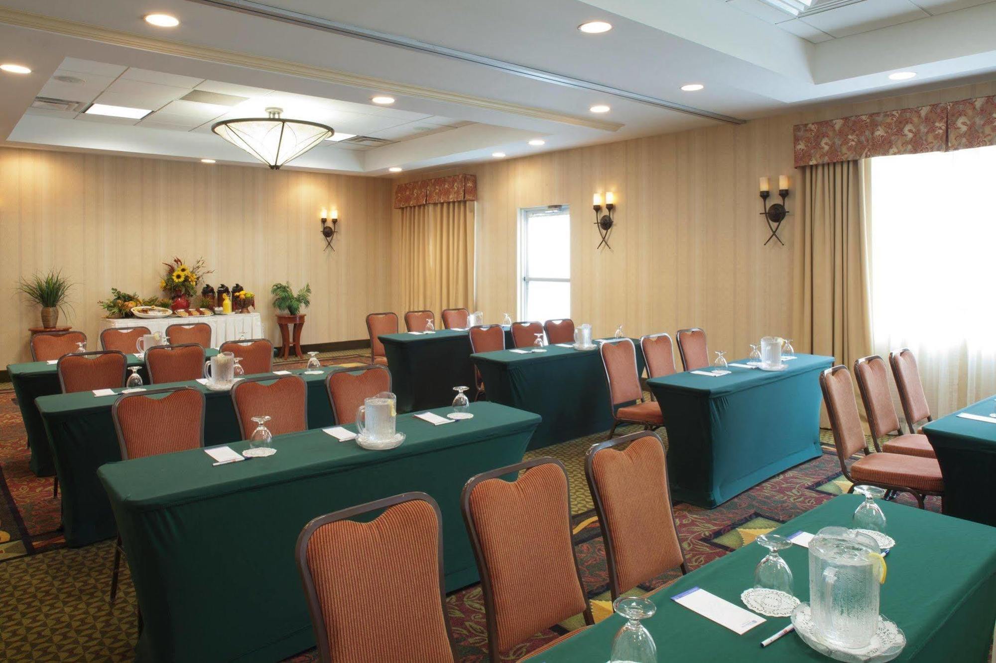 Hilton Garden Inn Riverhead Exterior photo
