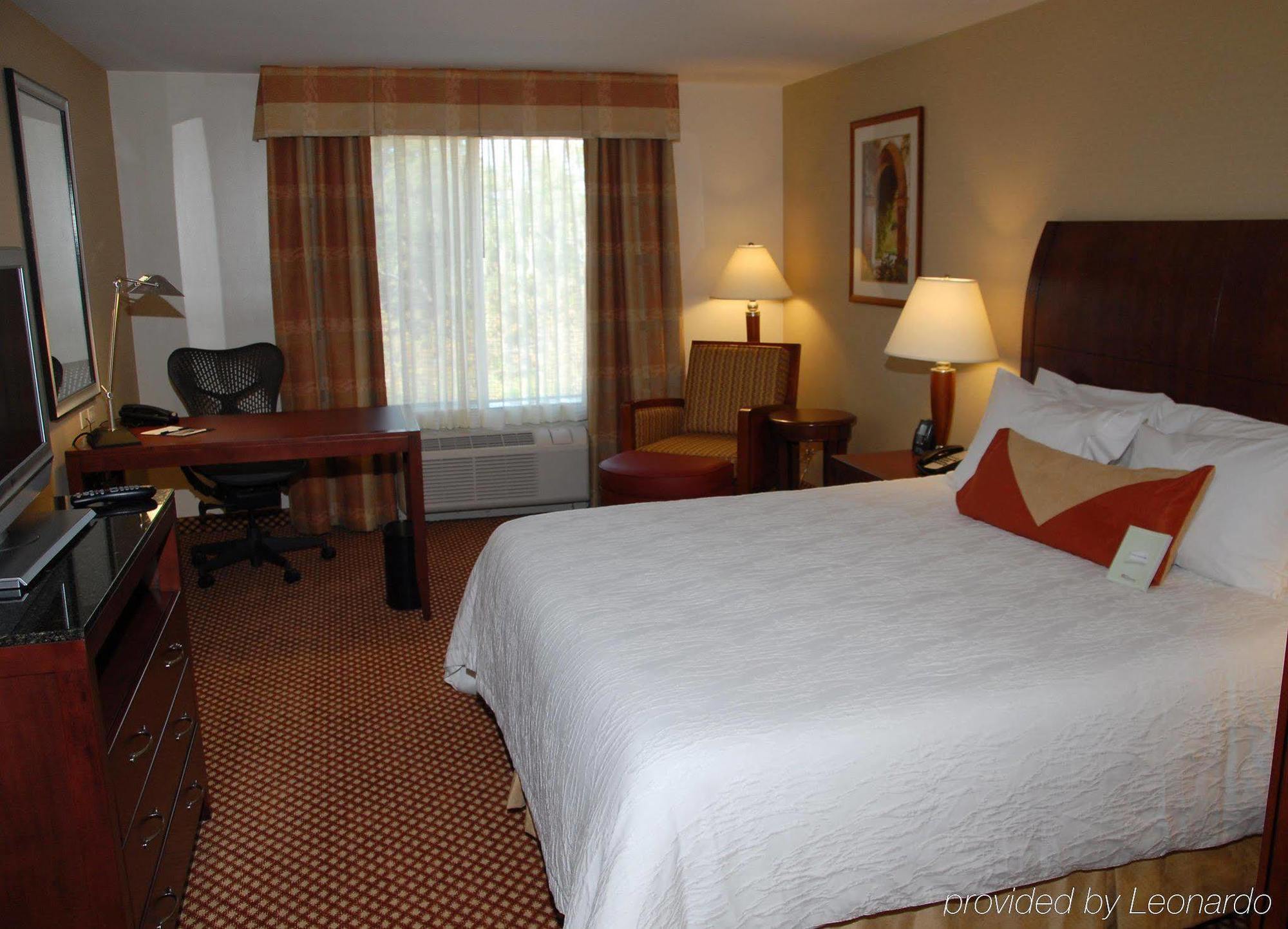 Hilton Garden Inn Riverhead Exterior photo
