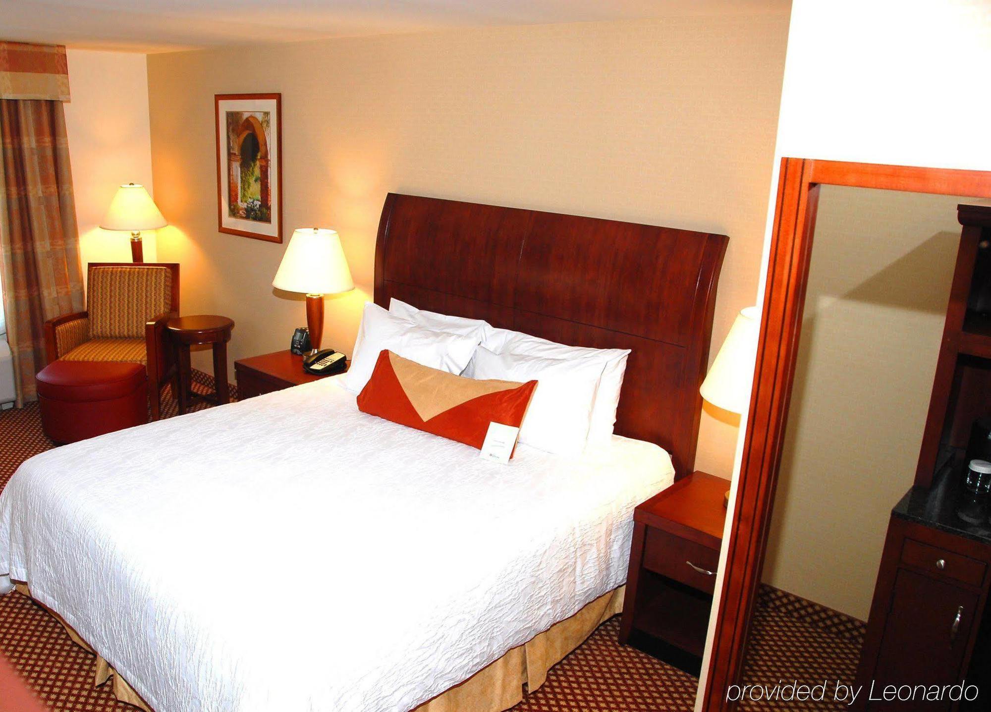 Hilton Garden Inn Riverhead Exterior photo