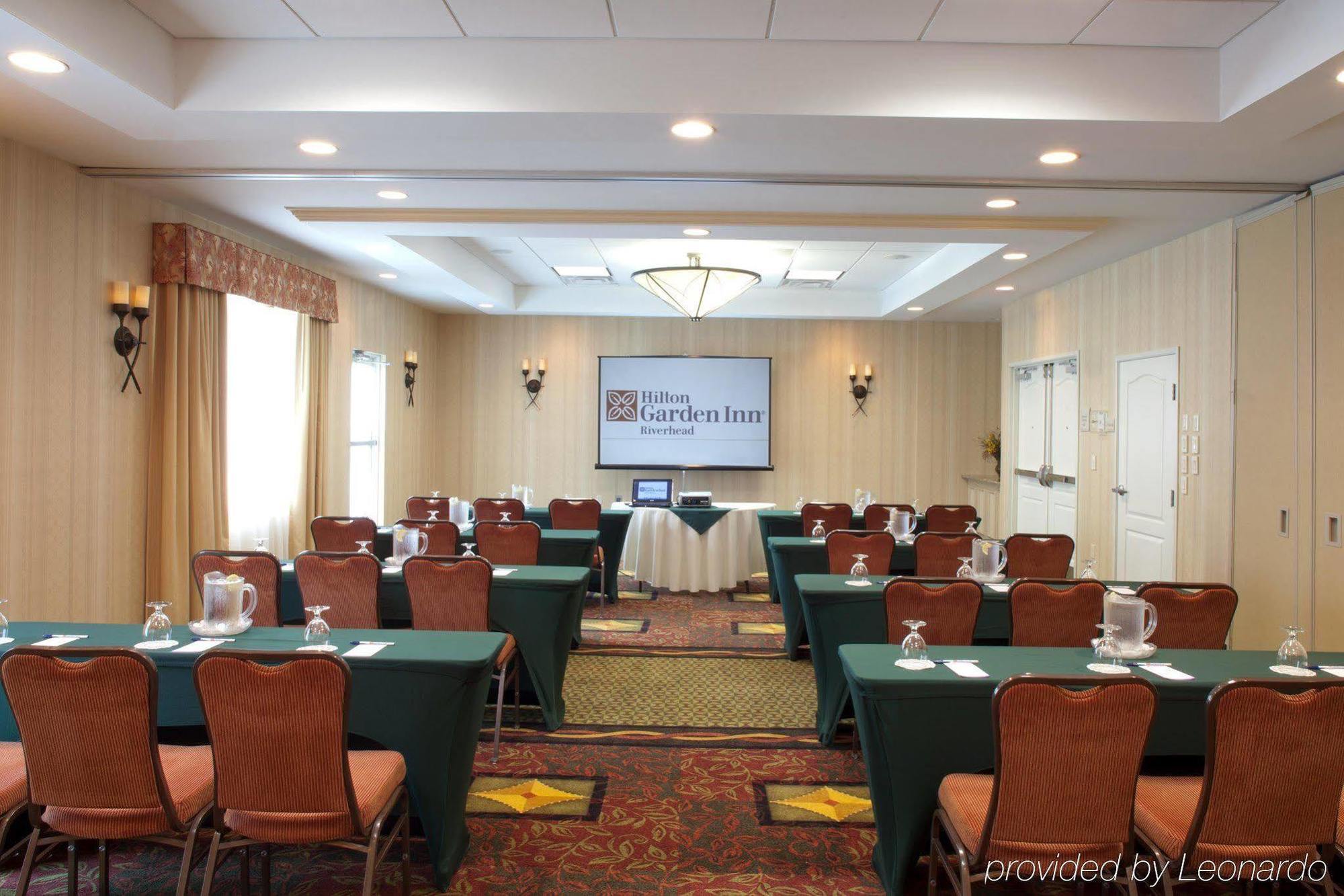 Hilton Garden Inn Riverhead Exterior photo