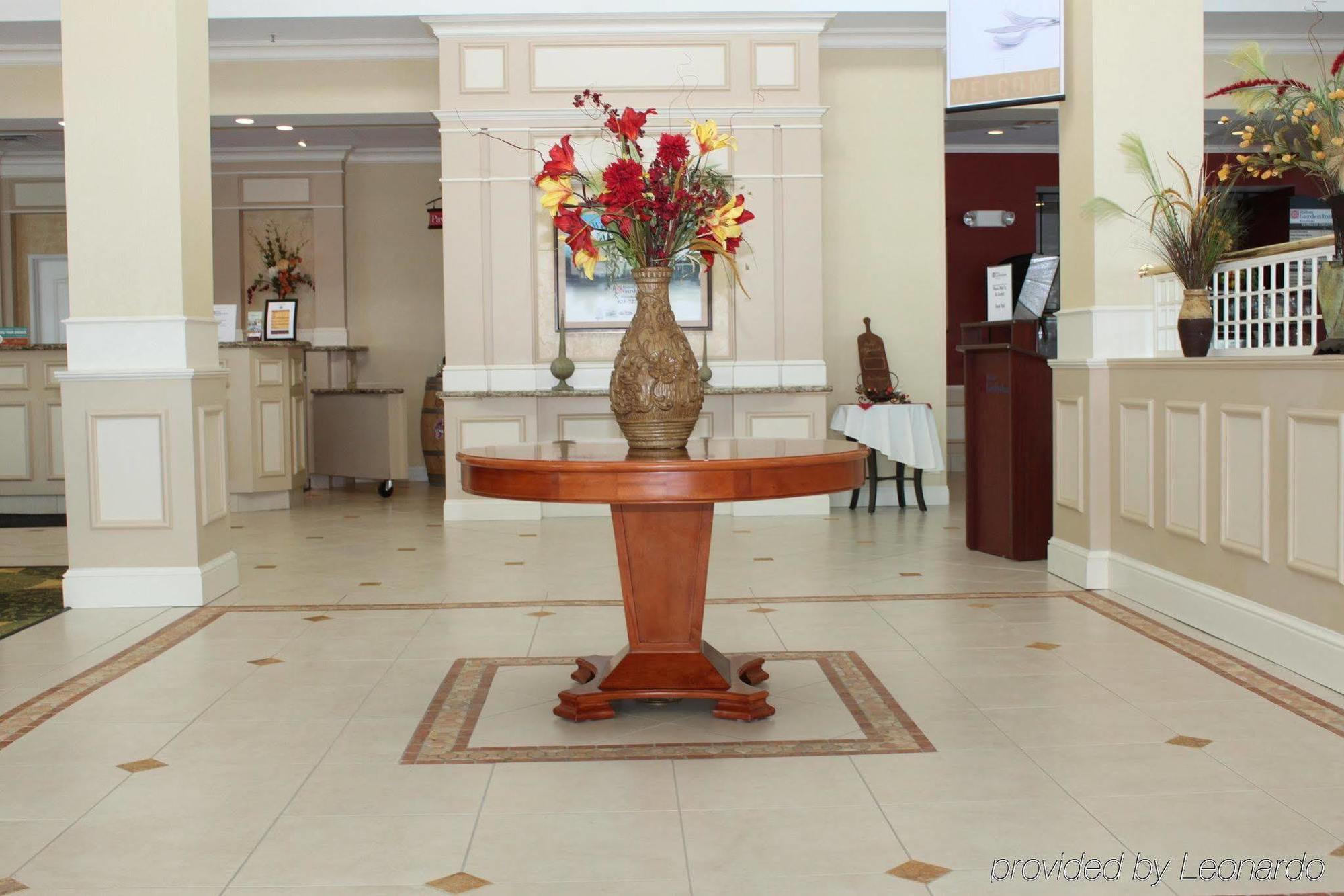 Hilton Garden Inn Riverhead Interior photo