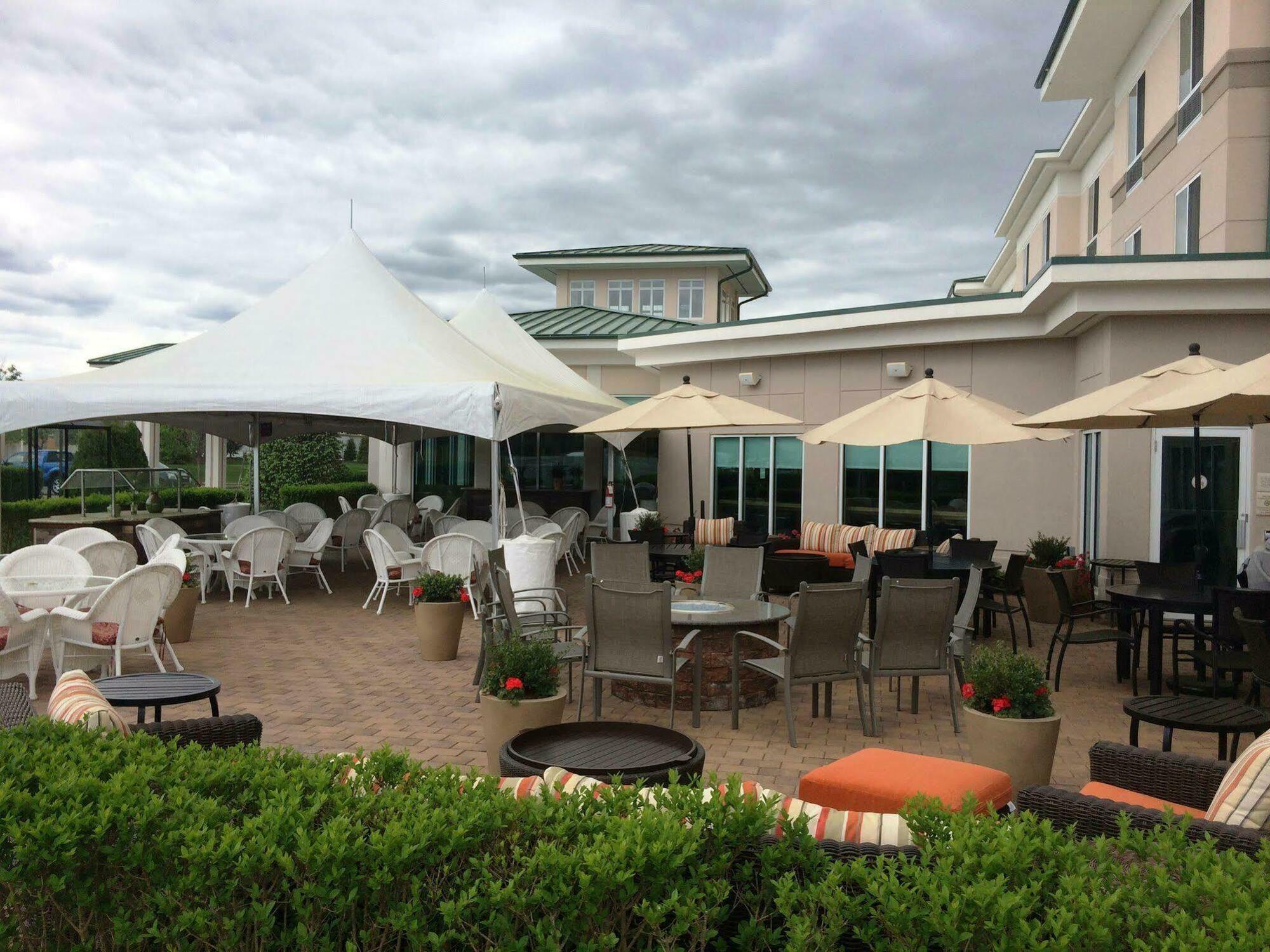 Hilton Garden Inn Riverhead Exterior photo